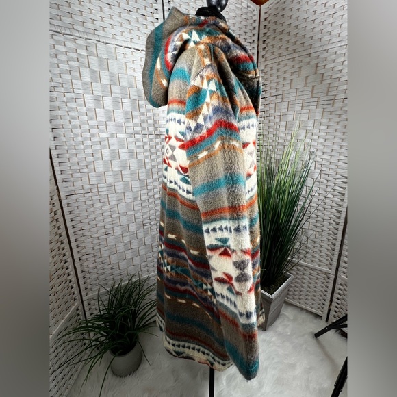 EXCELLENT- Southwestern Women’s Hooded Wool Coat- Hand made in Ecuador- Medium - Picture 10 of 14